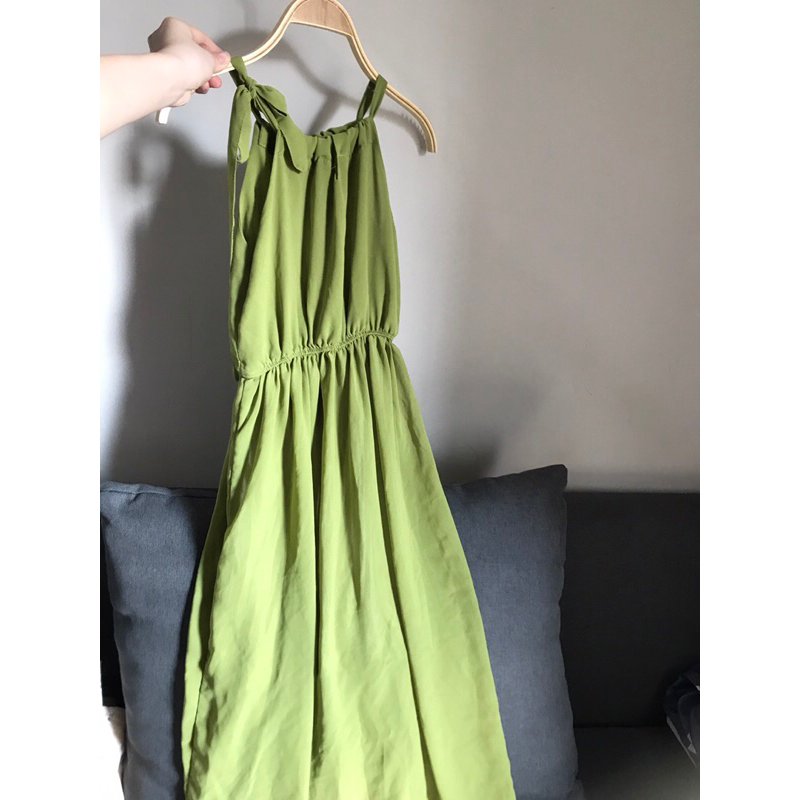Pass đầm maxi yếm cột dây đi biển, siêu tôn da