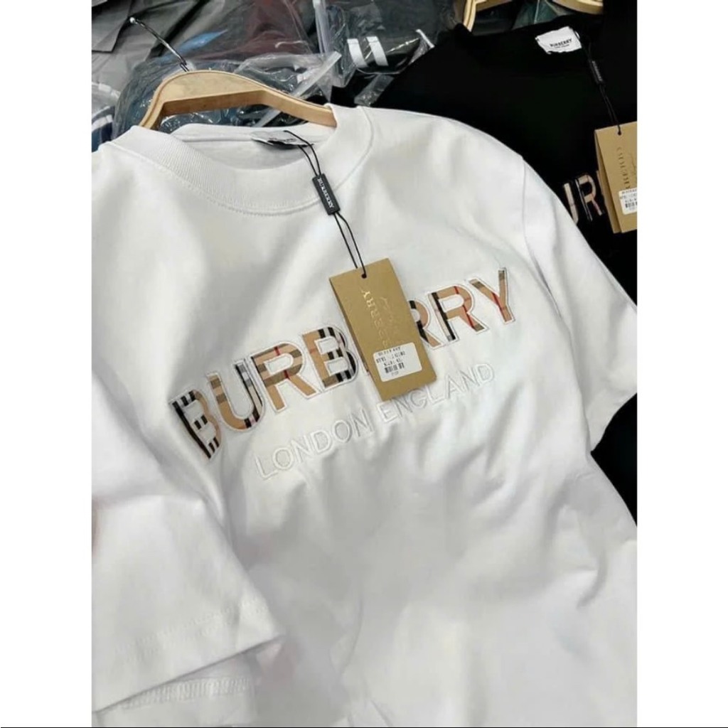 Áo Phông Burberry Phối Họa Tiết Logo Thêu Chất Liệu Cotton Cao Cấp Thoáng Mát - Áo Thun Burberry Nam Nữ Hottrend 2024