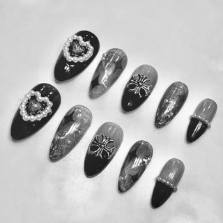 Nailbox thiết kế trái tim trắng đen cực ngầu 101