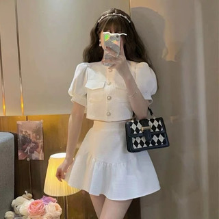 Set croptop bố trắng phối nút tay phồng + Chân váy trắng mini xòe