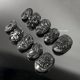 Tráng gương bạc form tròn gắn móng úp - hoa linh nail box thiết kế thủ công 02