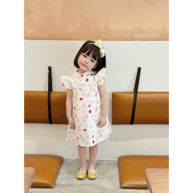 Váy sườn xám cách tân cánh tiên cho bé gái