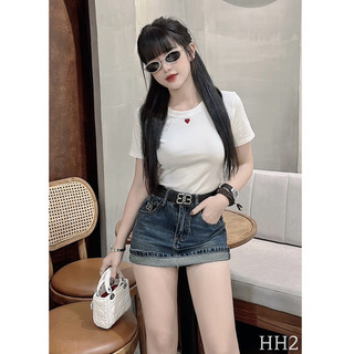 Áo thun thêu tim nhỏ cổ tròn dáng ôm Qc