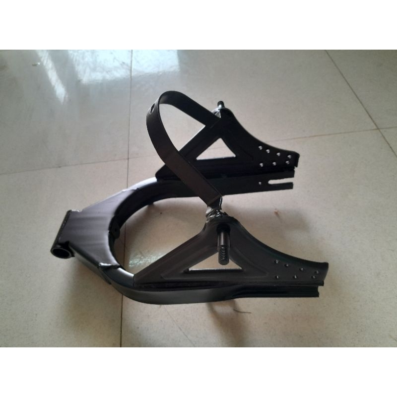  Càng sau xe điện Gắp sau xe điện 133 - Bánh 300-10 