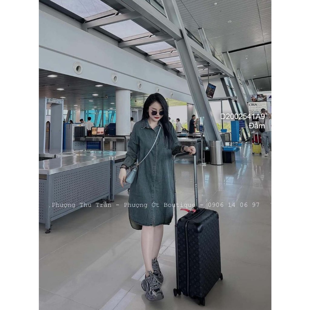 Đầm sơ mi jean dáng suông vạt bầu ngực đắp một túi tay dài