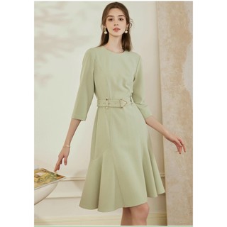 Đầm công sở cổ tròn tay lửng màu xanh nhạt đơn giản