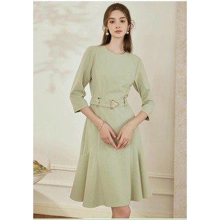 Đầm công sở cổ tròn tay lửng màu xanh nhạt đơn giản