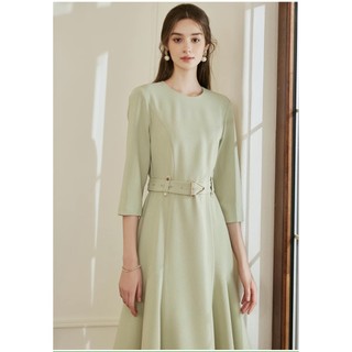 Đầm công sở cổ tròn tay lửng màu xanh nhạt đơn giản
