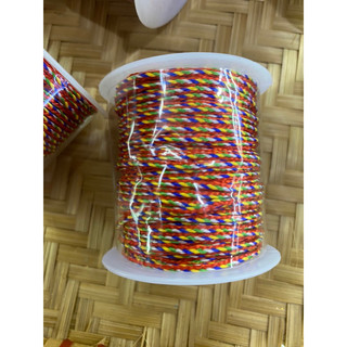 Cuộn chỉ ngũ sắc