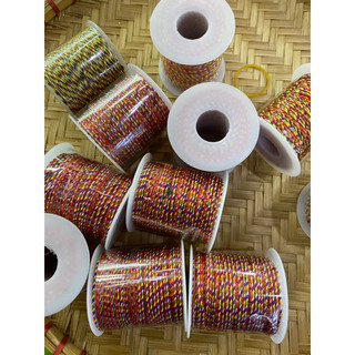 Cuộn chỉ ngũ sắc