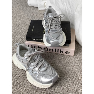 Giày sneakers nữ đế độn êm chân buộc dây