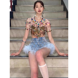 ÁO CROP ĐÍNH ĐÁ + QUẦN SHORT LÔNG VŨ ( Hàng Quảng Châu Cao Cấp)
