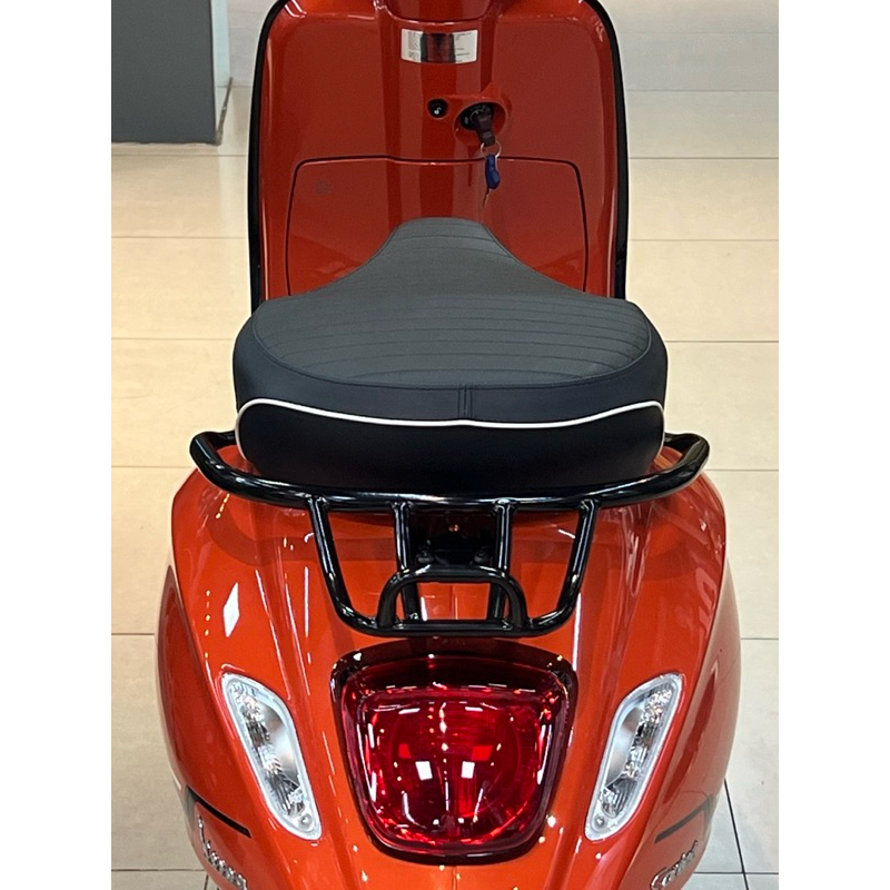 Baga Công Đen bóng Vespa Sprint Primavera
