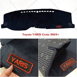 Thảm taplo xe Yaris Cross 2023 2024 2025 mẫu da carbon / nhung lông cừu đế có chống trượt, che nắng tốt