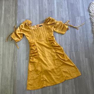 2hand đầm vàng kiểu dài 89cm mã 197