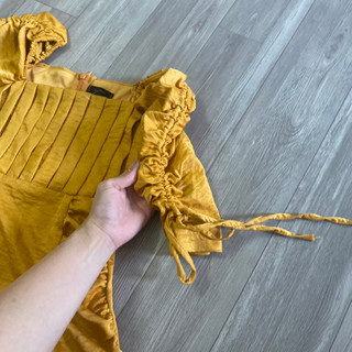 2hand đầm vàng kiểu dài 89cm mã 197