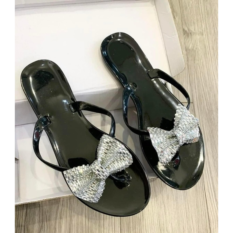 Dép xỏ ngón đen đính nơ đá UK