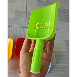 Combo 2 cái Xúc đá - xúc gạo