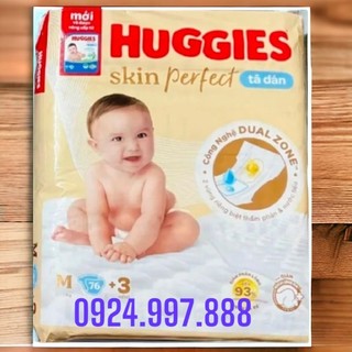 Tã dán Huggies Dry size M 76+3 miếng (cho bé 6 - 11kg)