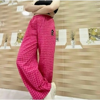 Quần kẻ caro ống rộng cạp chun lưng cao thêu hình micky