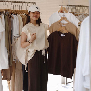 Áo thun nữ cổ tim tay hến chất cotton trơn basic from to đủ màu Maia AophongCOTIM963 P0K24