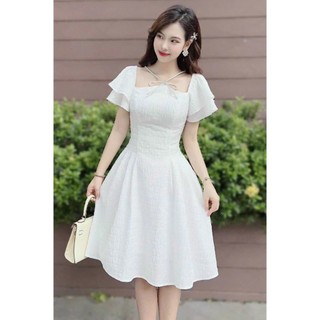 Đầm thời trang nữa sang chảnh chất gấm áo cổ vuông  tay ngắn phối tay phông dây chéo hai bên dáng váy xếp ly dài midi