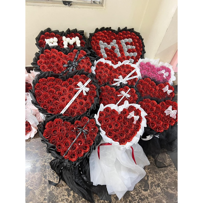 Bó hoa nhũ 20-22b kèm vương miện nhỏ