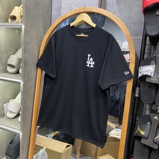 TEE NEW ERA HK BLACK ( AUTH )