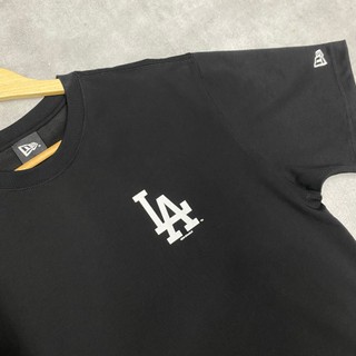 TEE NEW ERA HK BLACK ( AUTH )