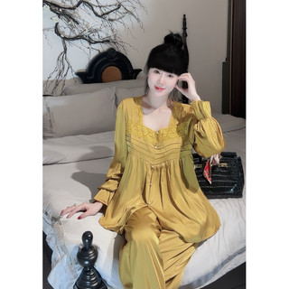 Set lụa tay dài cổ vuông phối ren nút ngọc