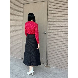 Chân váy midi xẻ tà