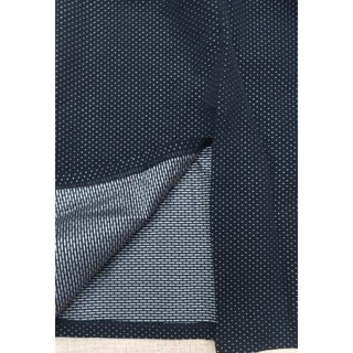 Chân váy midi xẻ tà