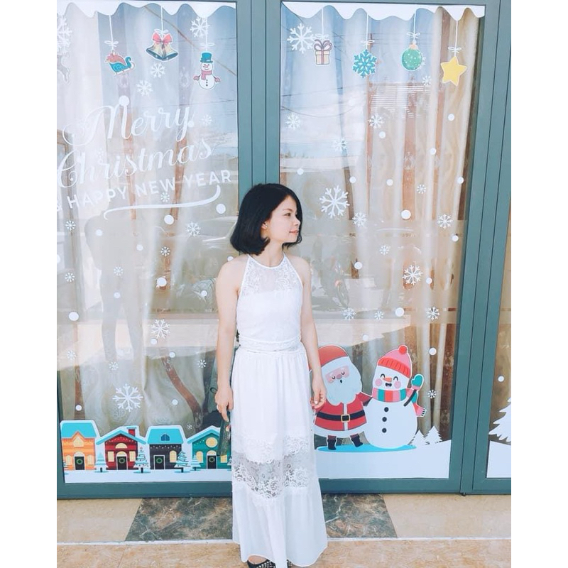 Váy maxi trắng đi biển