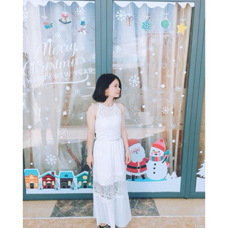 Váy maxi trắng đi biển