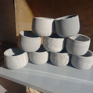 Chậu xi măng trồng cây dáng tròn bầu giọt nước 16x14