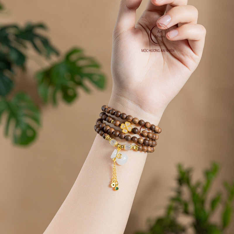 Vòng Tay Trầm Hương Mix Cỏ 4 Lá 108 Hạt Theo Mệnh