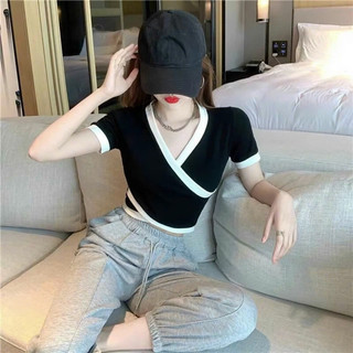 Áo thun đắp chéo viền dáng ngắn