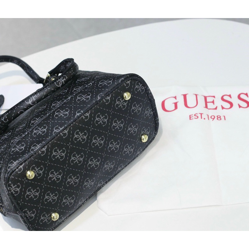 Túi guess dáng hến hoạ tiết 3 màu