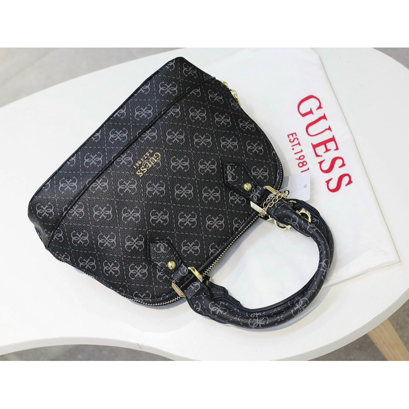 Túi guess dáng hến hoạ tiết 3 màu