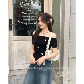 Áo trễ vai đính nơ 2 màu đen trắng - BUN222 - Aotrevaixop