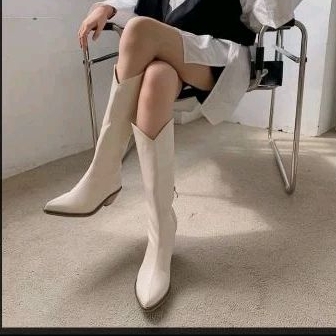 bốt nữ trắng cao cổ có khóa