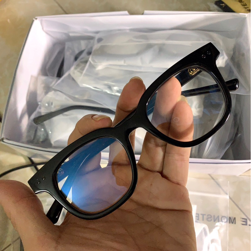 Kính South side V 1:1 bản chuẩn kèm hộp hãng 2 chấm màu đen FullBox