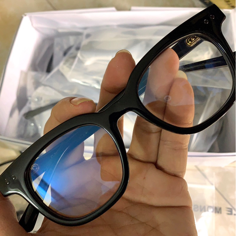 Kính South side V 1:1 bản chuẩn kèm hộp hãng 2 chấm màu đen FullBox