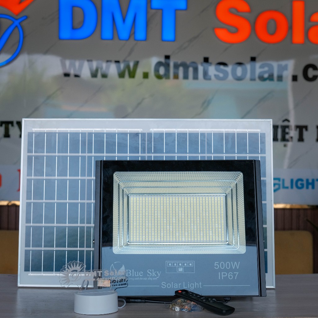 Đèn pha năng lượng mặt trời SOLAR LIGHT  giá rẻ 100-200-300-500W