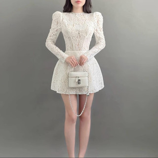Đầm Ren Dáng A Thiết kế sang trọng