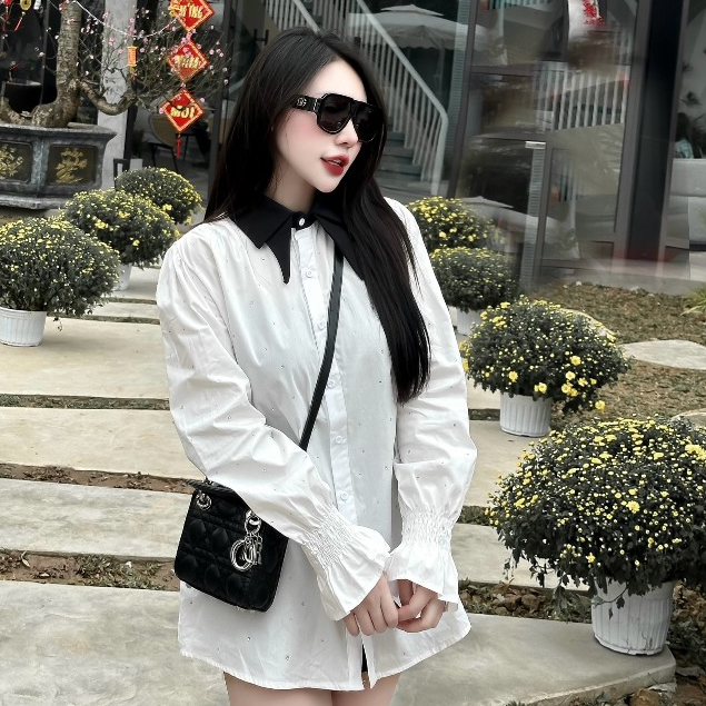 Áo sơ mi nữ, áo sơ mi form rộng đính đá kết hợp cổ chữ V đen