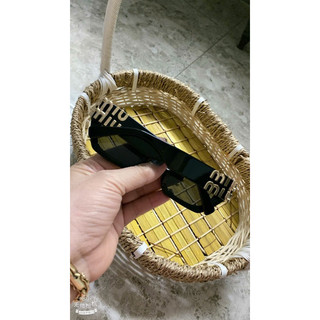 Mắt kính nữ phom vuông sang đẹp