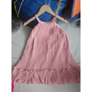 Đầm yếm dập ly bé gái