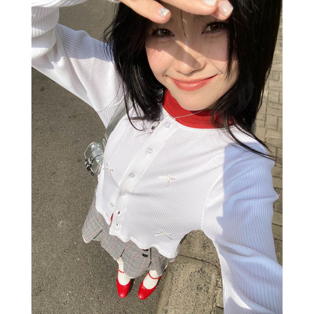 Áo cardigan form lửng tay dài đính nơ random | MOODIE BRAND | BigBuy360 - bigbuy360.vn