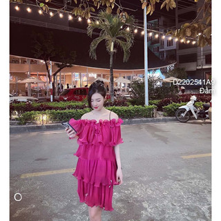 Đầm dập ly trễ vai phối 4 tầng sang trọng viens store